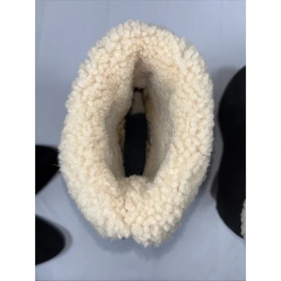 UGG Women 7 Carnegie Shearling Winter Ankle Boot Wedge 1001317 Nubuck Black Stud - Picture 10 of 15